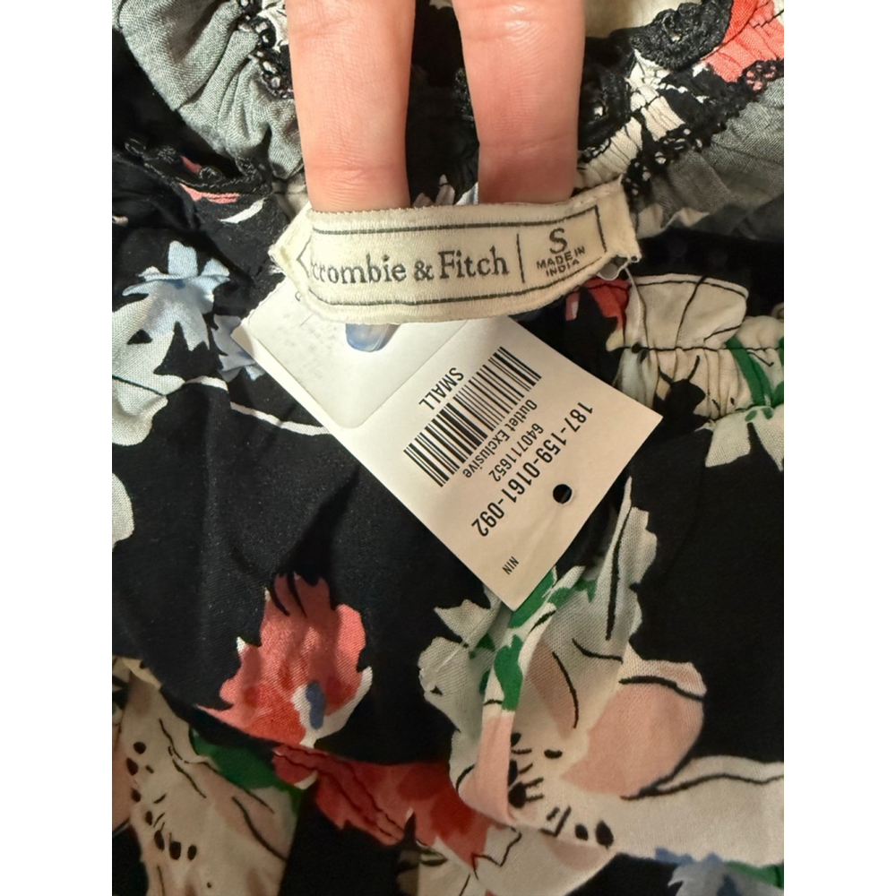 Women's Abercrombie & Fitch Romper Size S Black Floral - Picture 4 of 4